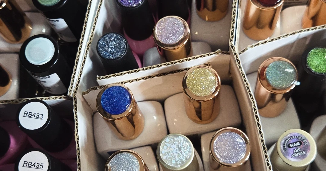 Présentation de NoxMakeUp : Maquilleuse/Prothésiste ongulaire/Strass dentaire